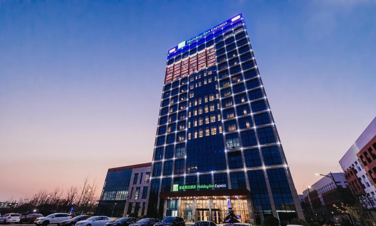 Holiday Inn Express Taizhou Cmc By Ihg Eksteriør billede