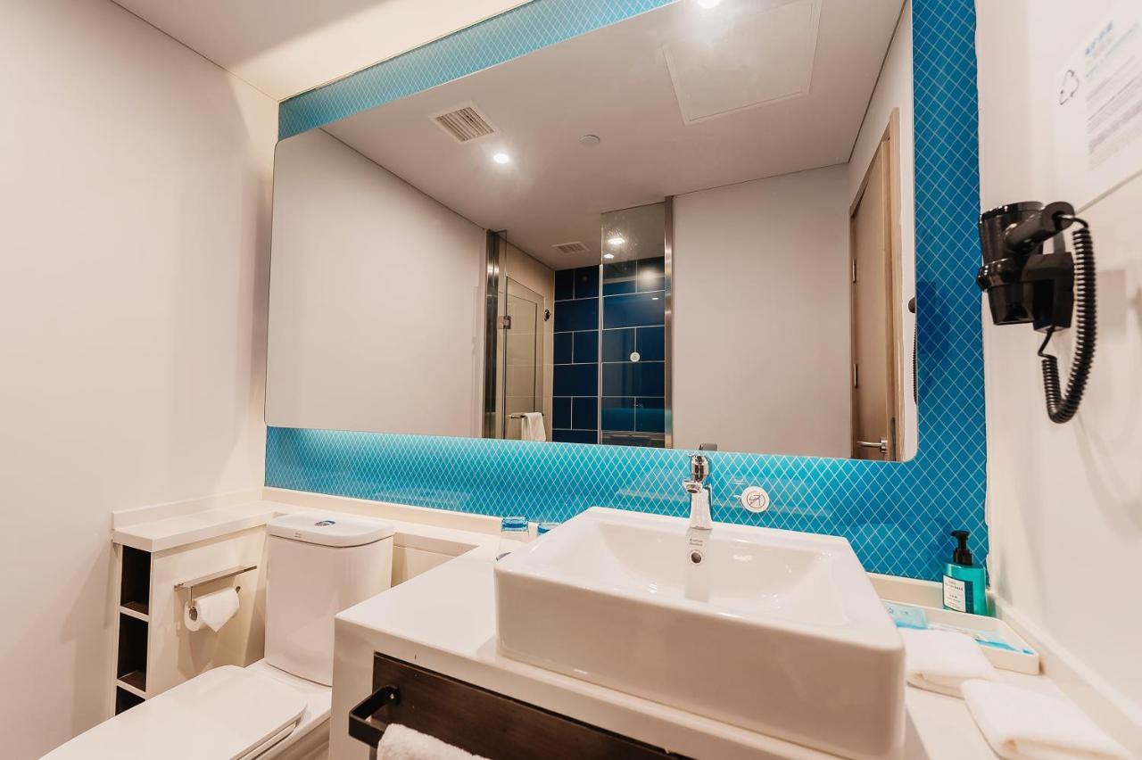 Holiday Inn Express Taizhou Cmc By Ihg Eksteriør billede