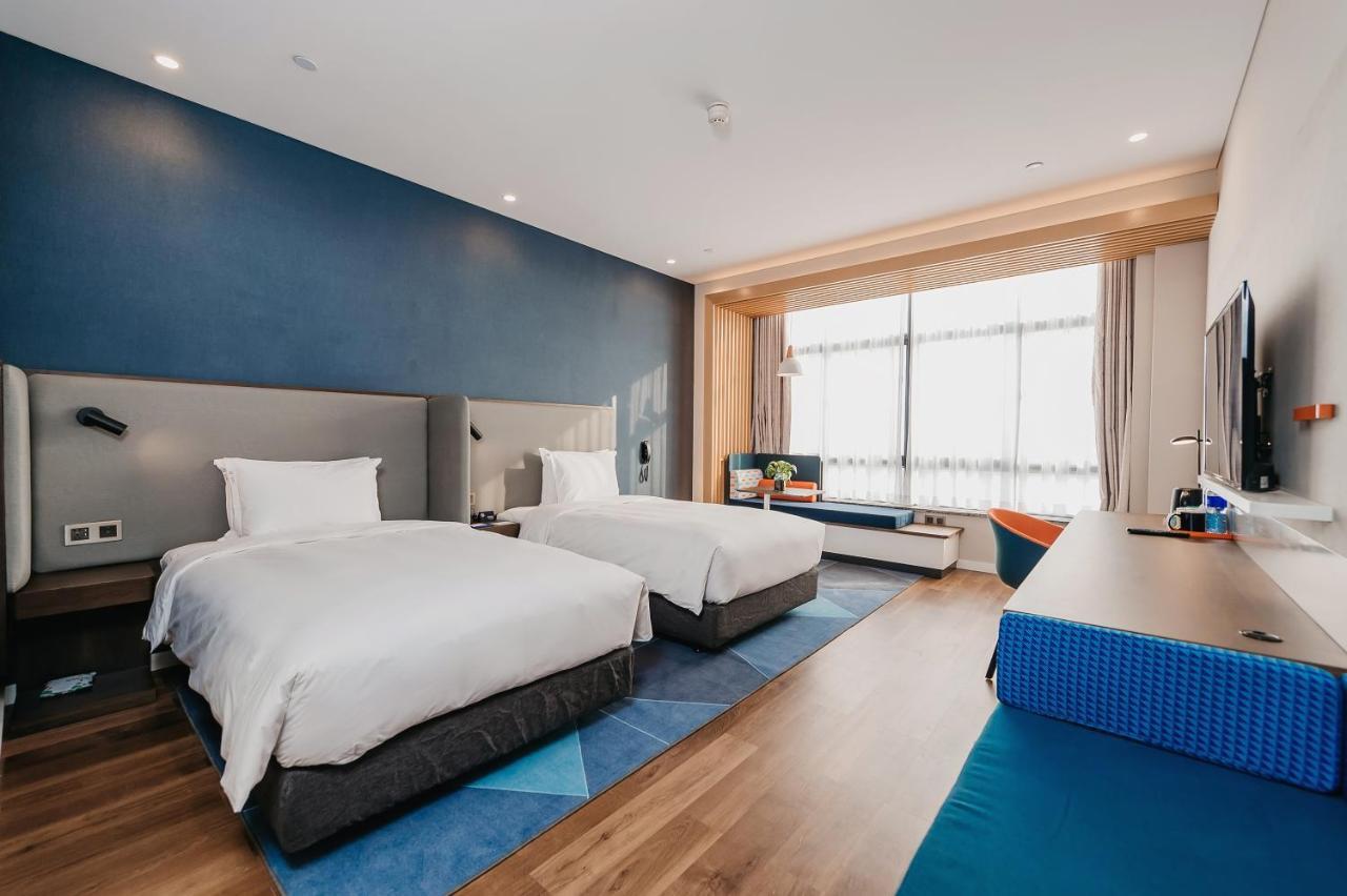 Holiday Inn Express Taizhou Cmc By Ihg Eksteriør billede